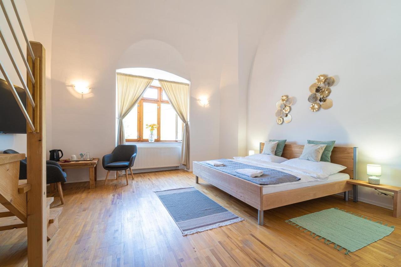 Bed & Breakfast Hugo Plesivec 외부 사진