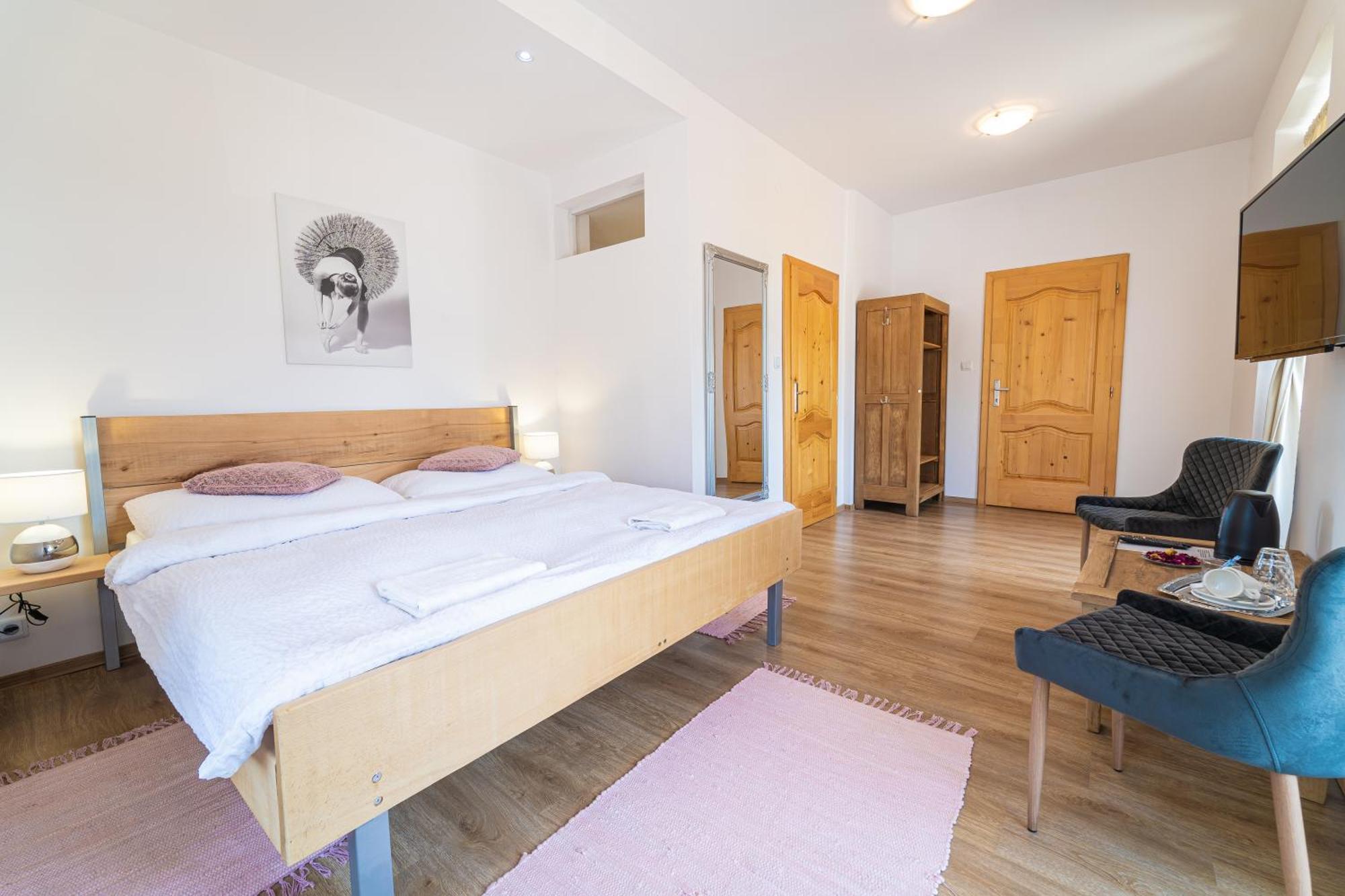 Bed & Breakfast Hugo Plesivec 외부 사진