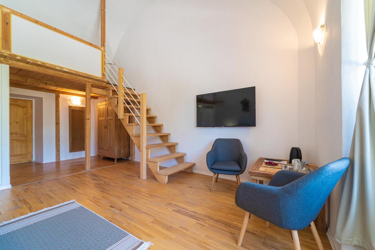Bed & Breakfast Hugo Plesivec 외부 사진