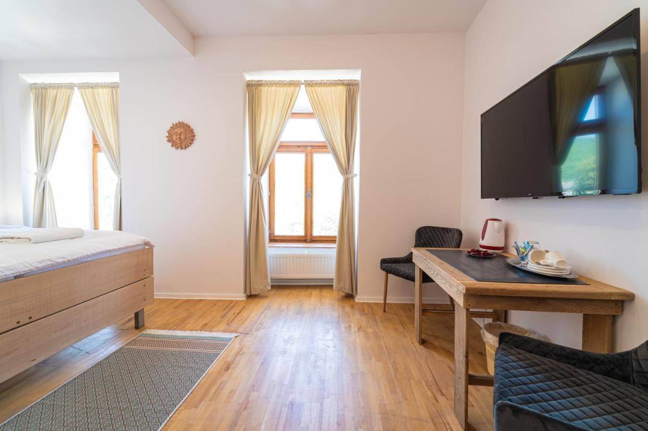 Bed & Breakfast Hugo Plesivec 외부 사진