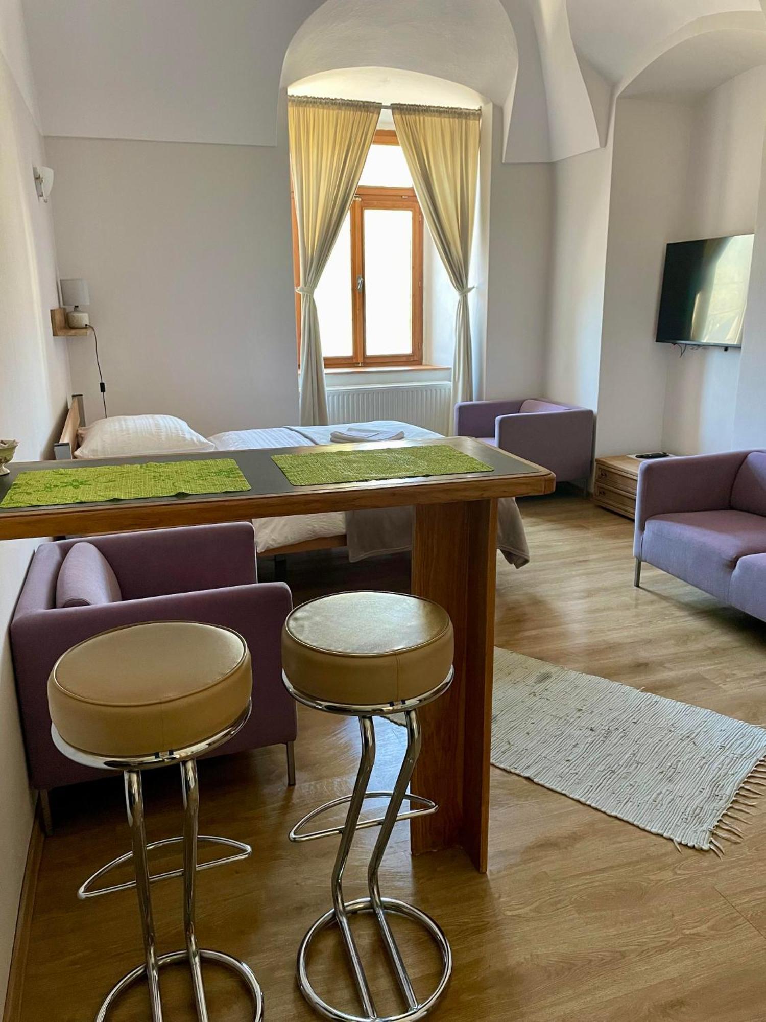 Bed & Breakfast Hugo Plesivec 외부 사진