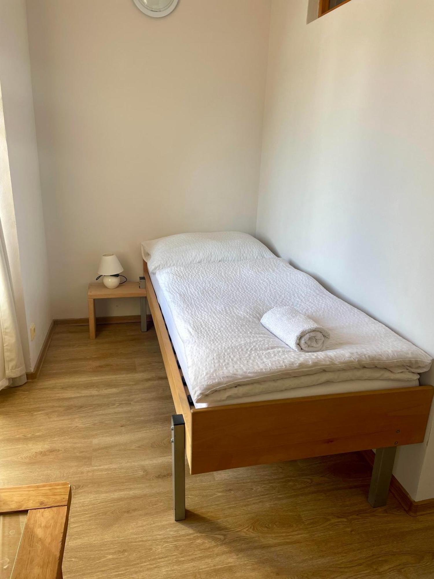 Bed & Breakfast Hugo Plesivec 외부 사진