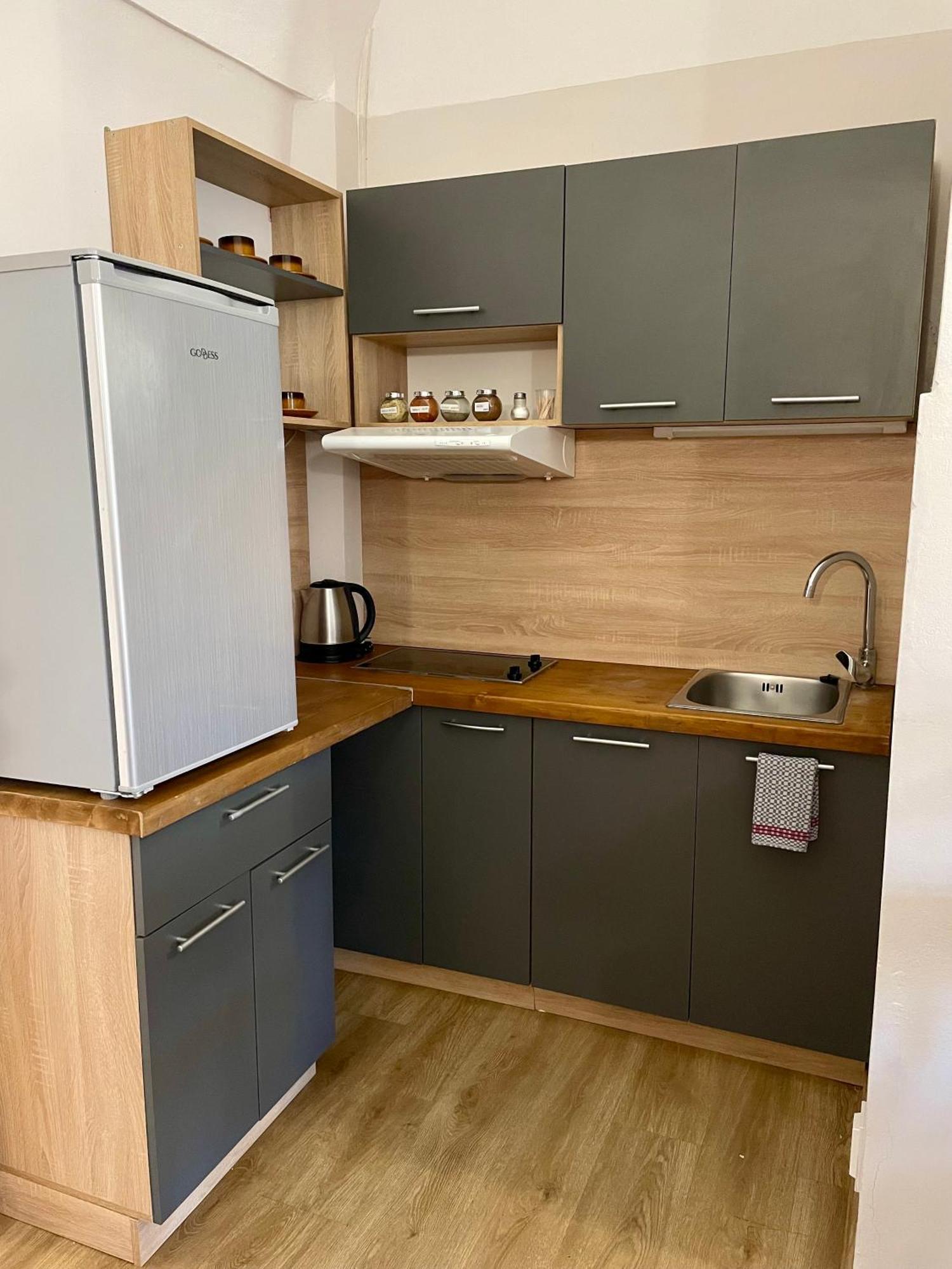 Bed & Breakfast Hugo Plesivec 외부 사진
