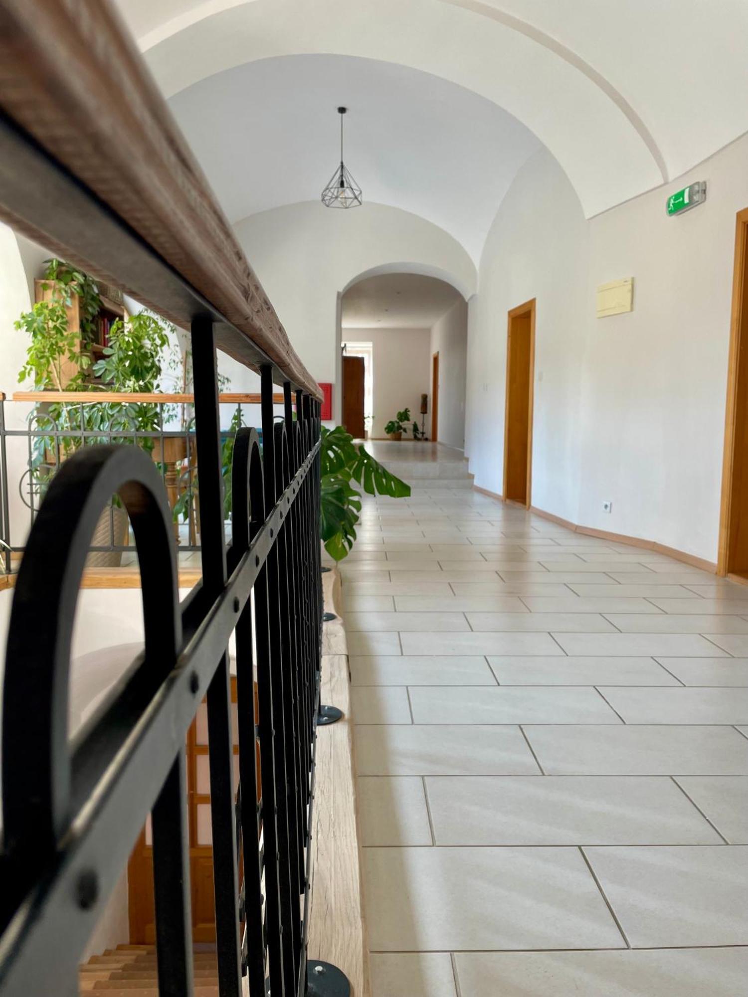 Bed & Breakfast Hugo Plesivec 외부 사진