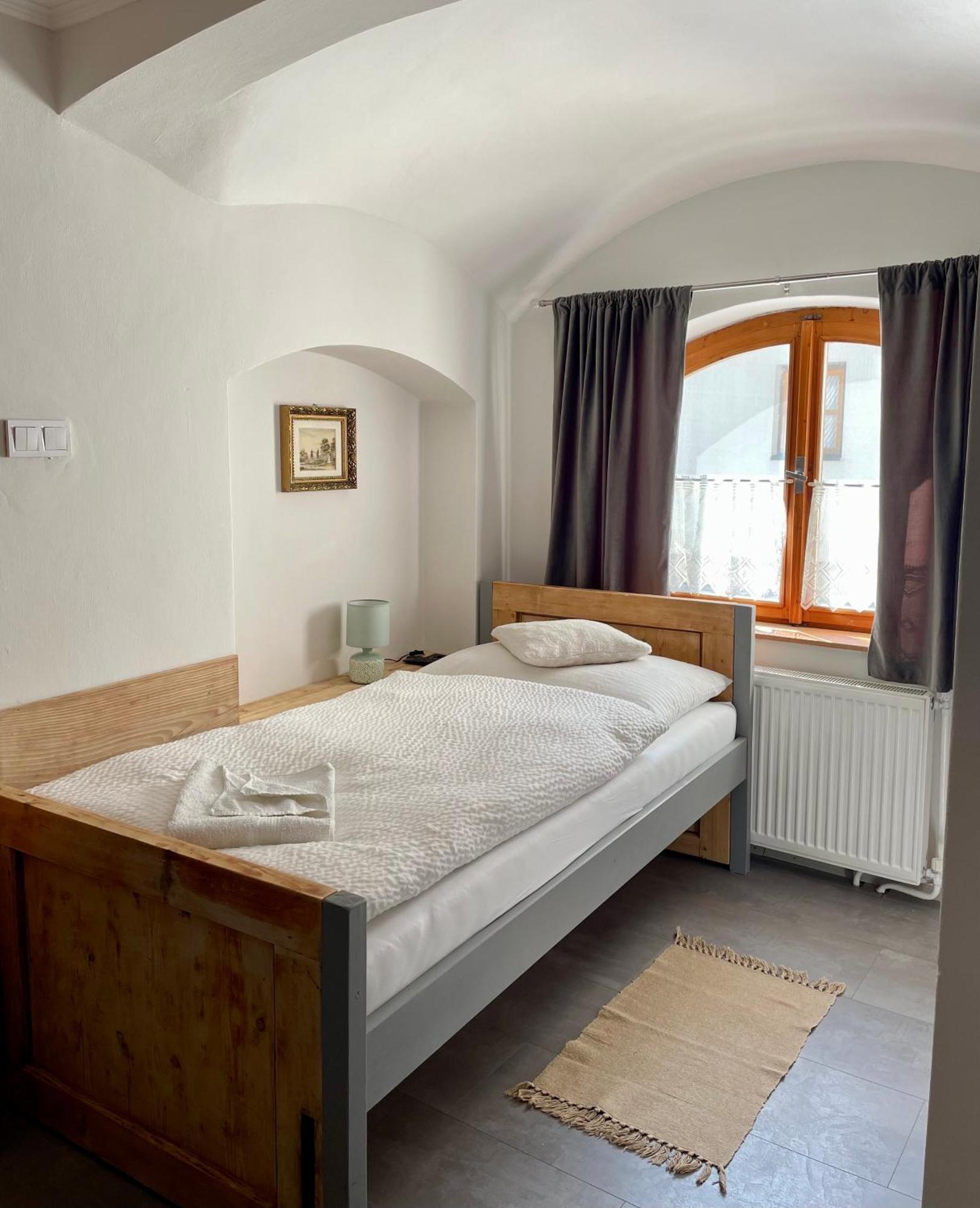 Bed & Breakfast Hugo Plesivec 외부 사진